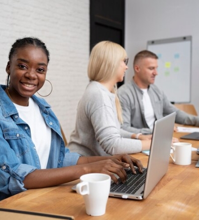 lifestyle-people-office_23-2149173738