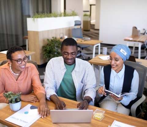 male-employee-getting-used-his-new-office-job-along-with-female-colleagues_23-2149034608